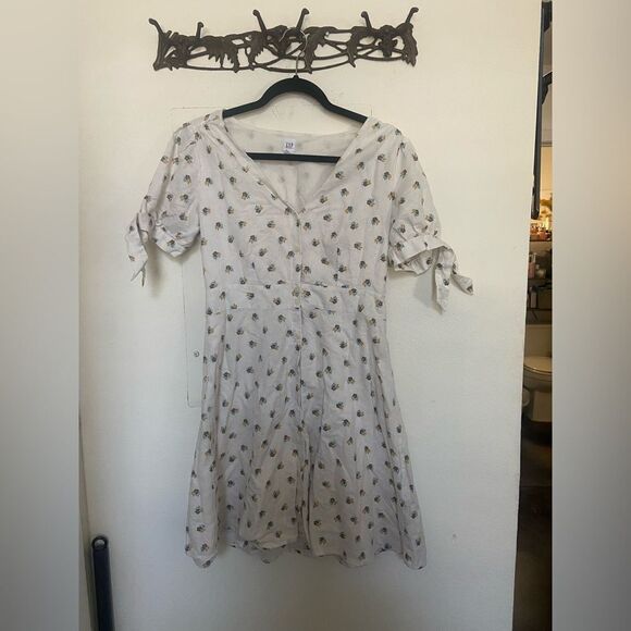 GAP Dresses & Skirts - Bundle 3 for $50 | Gap Women’s Linen Blend Floral Dress with Tie Sleeves 🦋